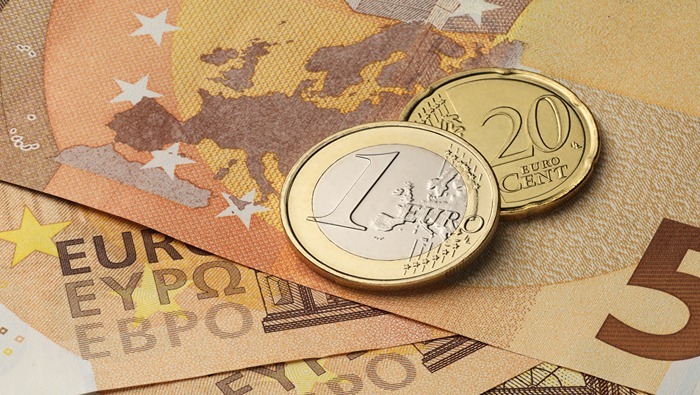 euro-(eur)-drifts-lower-against-the-us-dollar,-trend-remains-intact