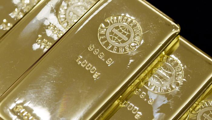 gold-prices-surge-ahead-of-key-us-data,-all-time-high-in-sight