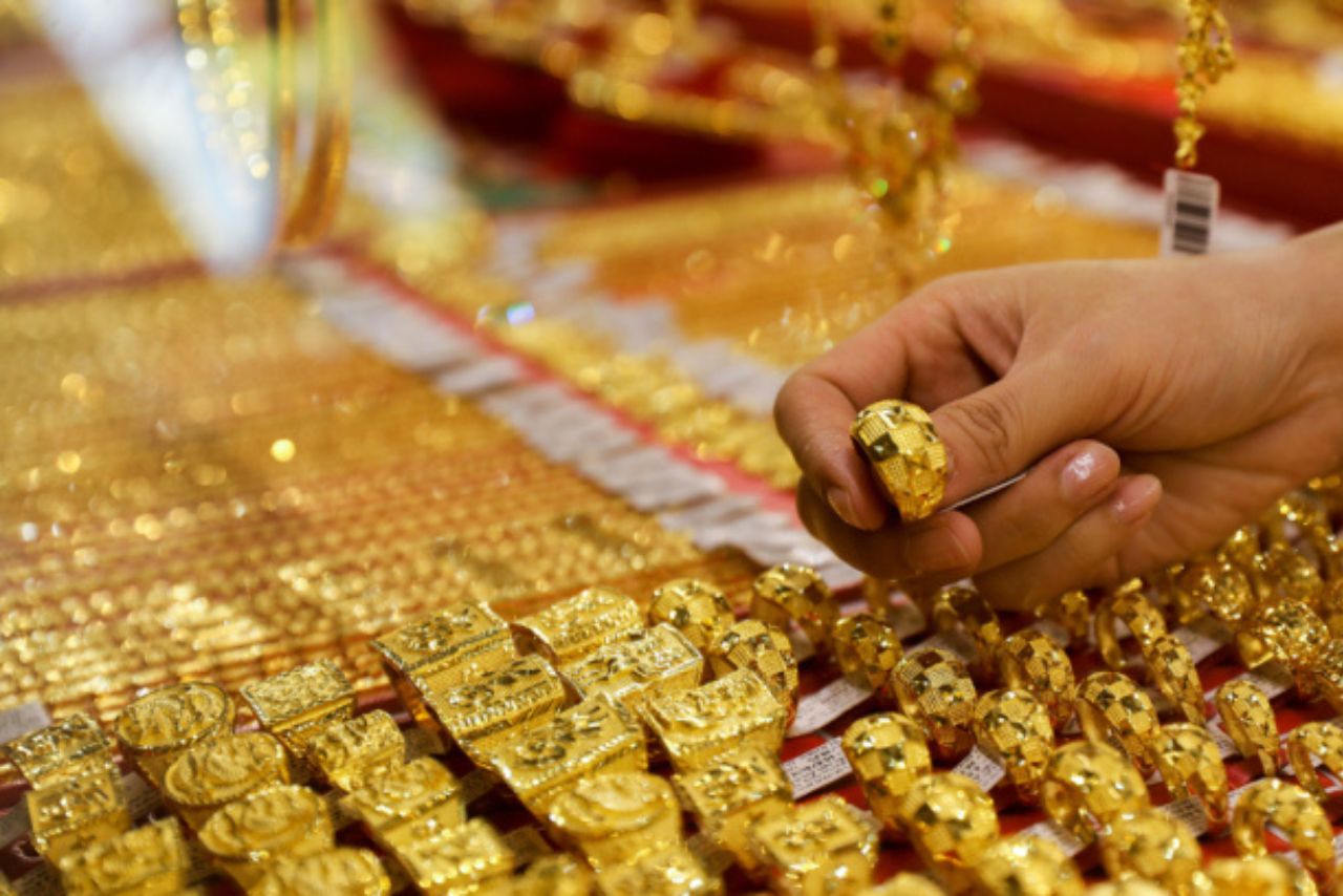 gold-hits-all-time-high;-will-gold-cross-₹1,00,000-this-year? 